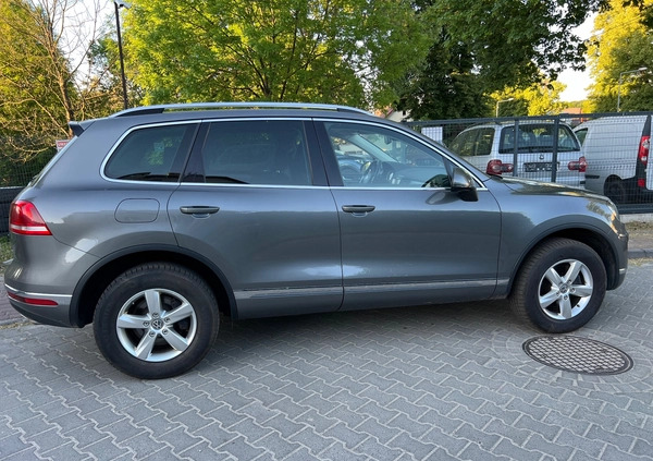 Volkswagen Touareg cena 79900 przebieg: 250000, rok produkcji 2015 z Trzebnica małe 631